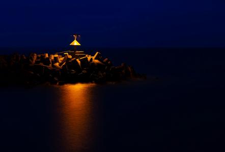 Parke Andreas  - Wellenbrecher im Licht - Farben der Nacht 