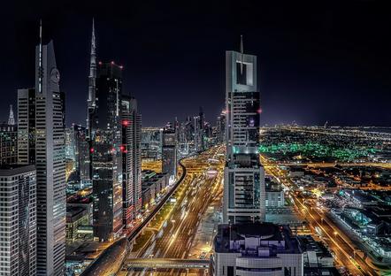 Eßig Michael  - Sheikh Zayed Road - Farben der Nacht 