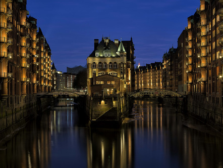 Gonczarenko, Peter  - Fotografische Gesellschaft zu Lehrte e.V.  - Wasserschloss - Farbe - Annahme