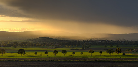 Exner, Burkhard  - Fotoclub Göttingen e.V.  - Der Regen kommt - Farbe - Annahme