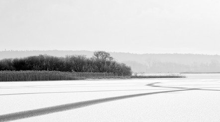 Jacobsen, Uwe  - Fotoclub Kiel  - Eisstrukturen - SW - URKUNDE