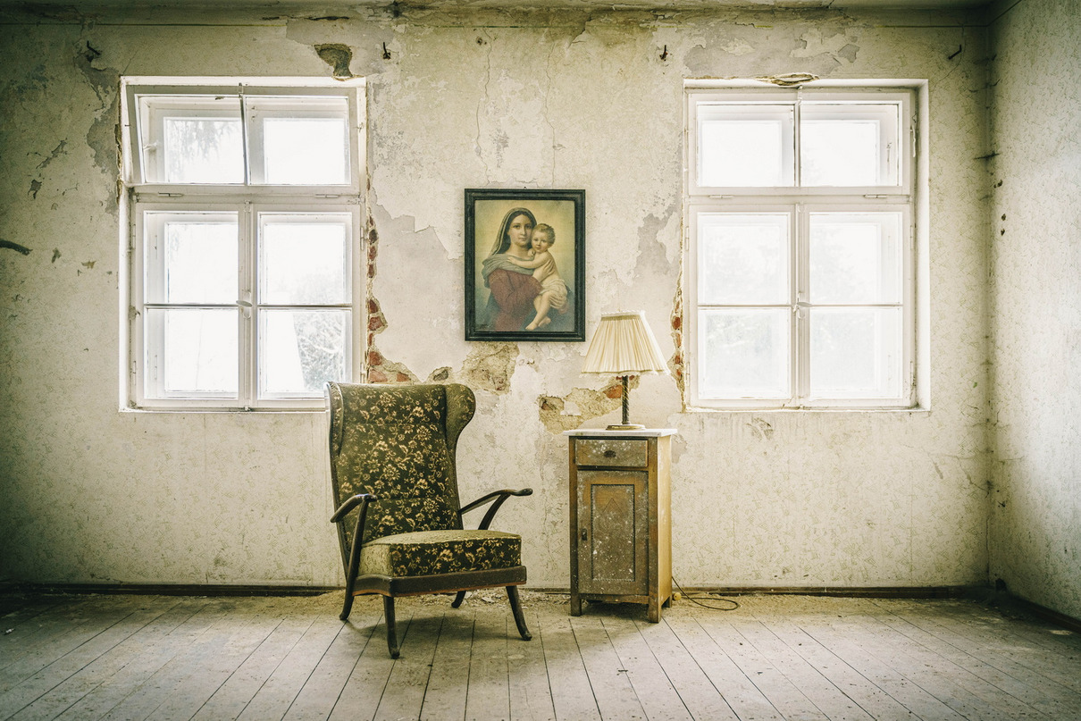 Jochen Schenkewitz - Empty Chair - Annahme Farbe